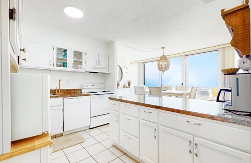 Little Salisbury House | ⭐️Gorgeous 2 Story Oceanfront Penthouse Heated Pool Sauna⭐️