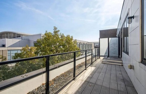 Logan Circle Apartment | Gorgeous 3-bedroom apartment in Washington for a relaxing getaway