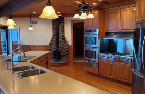 Cheboygan House | Gorgeous 6-bedroom house on Lake Huron featuring on-site rentals