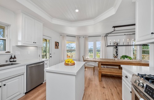 Atascadero House | Gorgeous 6BR Estate Epic Yard and Barn