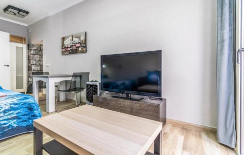 Algarrobo Apartment | Gorgeous Apartment In Algarrobo With Wifi