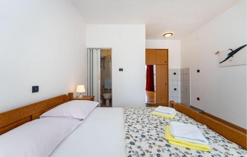Galovac Apartment | Gorgeous Apartment In Galovac With Wifi