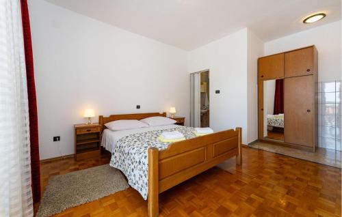 Galovac Apartment | Gorgeous Apartment In Galovac With Wifi