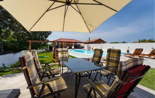 Galovac Apartment | Gorgeous Apartment In Galovac With Wifi