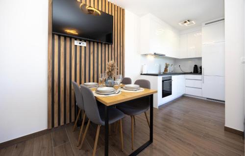 Stanici Apartment | Gorgeous Apartment In Stanici