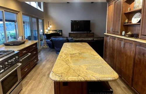 Bay Ho House | Gorgeous Bay & Ocean Views from large deck & homenn