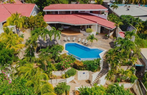 Pochomil House | Gorgeous BEACHFRONT villa,6Bedrooms,Pool,OceanView