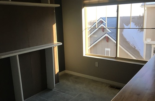 Louisville House | Gorgeous, contemporary, open floor plan for your family & pup!