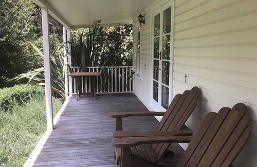 Puketapu House | Gorgeous cottage set in spacious rural Hawkes Bay garden