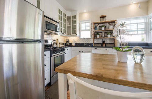 Mission Beach Cottage | Gorgeous Cottage. The Perfect place to be at the Beach.