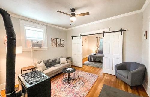 Central Colorado Springs House | Gorgeous cottage downtown COS pet friendly