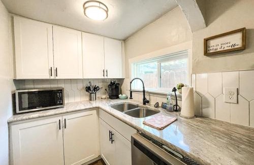 Central Colorado Springs House | Gorgeous cottage downtown COS pet friendly