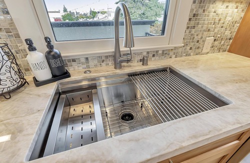 North Los Altos House | Gorgeous Executive Townhouse, Flexible Temporary Stay, Pet Friendly