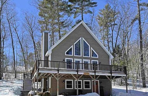 North Conway Ski Chalet | Gorgeous Family Retreat in North Conway!