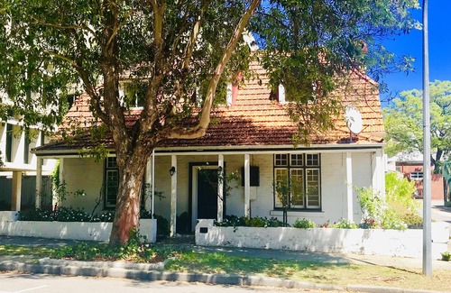 West Perth House | Gorgeous Federation style home in West Perth house with wifi & free parking