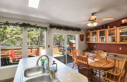 Parks Cabin | Gorgeous & Historic 3 BR Log Cabin w/ Forest Views / 20 minutes from Flagstaff