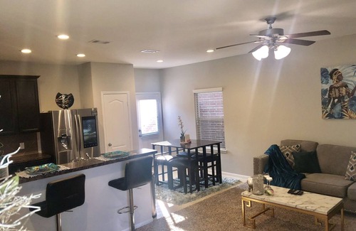 Bammel House | Gorgeous home 20 mins away from IAH George Bush Airport