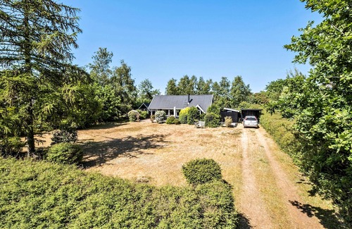 Hoeve Strand House | Gorgeous home in Asnæs with WiFi