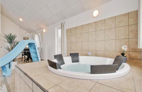 Bogense House | Gorgeous Home In Bogense With Sauna