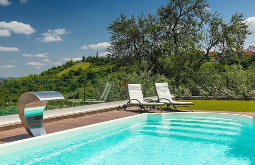 Buje House | Gorgeous home in Buje