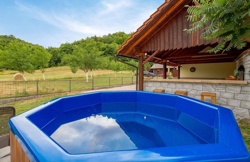 Gospic House | Gorgeous home in Klanac with kitchen