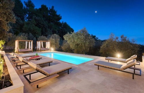 Pomer House | Gorgeous home in Pula