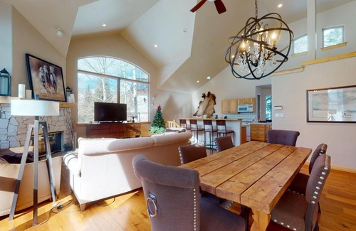 Vail House | Gorgeous home in Quiet East Vail