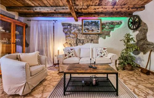 Rim House | Gorgeous Home In Roc With Wifi