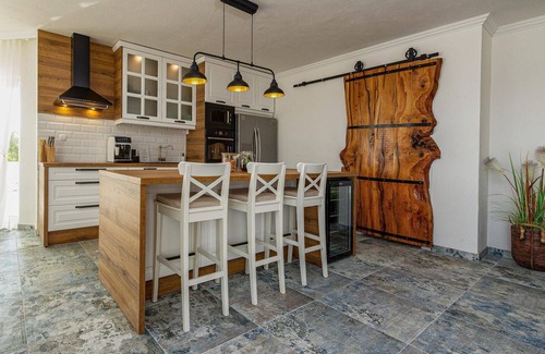 Sevid House | Gorgeous home in Sevid
