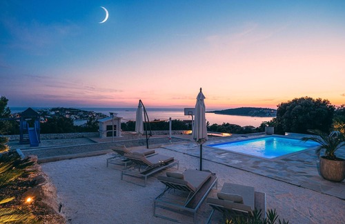 Sevid House | Gorgeous home in Sevid
