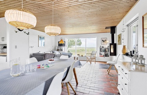 Hov House | Gorgeous home in Tranekær with kitchen