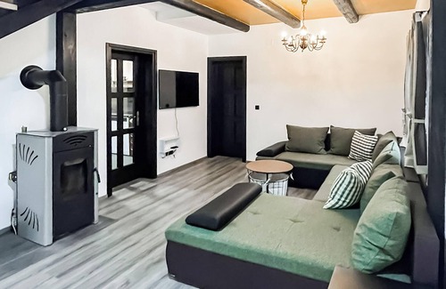 Cabar House | Gorgeous home in Trsce with sauna