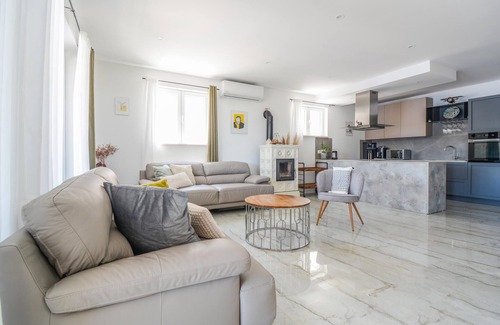 Veli Rat House | Gorgeous home in Veli Rat with WiFi