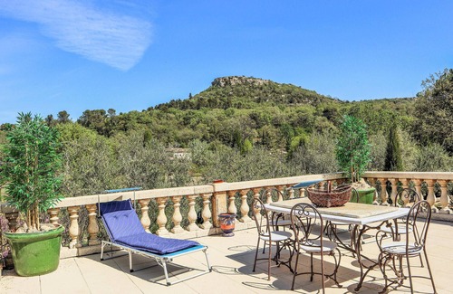 Vernegues House | Gorgeous home in Vernègues