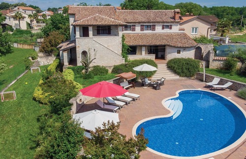 Diklici House | Gorgeous home in Visnjan with WiFi