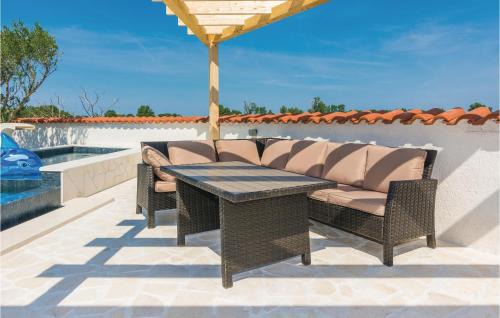 Vrsi House | Gorgeous Home In Vrsi With Wifi