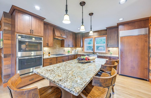Poulsbo House | Gorgeous Home w/Mt Rainier Views: 4 Mi to Poulsbo