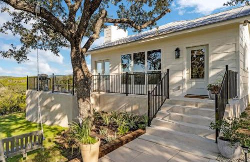 New Braunfels House | Gorgeous Home with Hot Tub 5min from the River