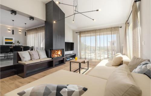 Sveti Lovrec House | Gorgeous Home In Sveti Lovrec With Wifi