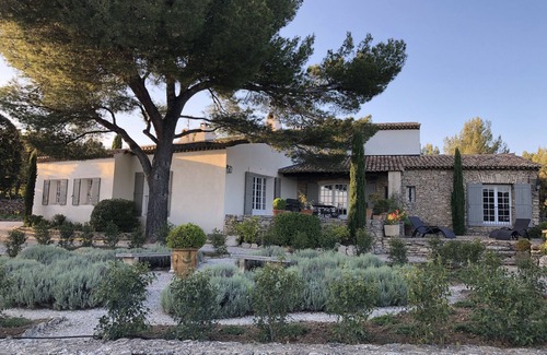 Gordes House | Gorgeous in Gordes, Elegantly Furnished with Pool, Tennis and Views