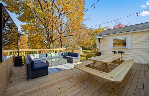 Lutherville Timonium House | * Gorgeous Loft Style House w/Luxury, Charm, & Comfort *