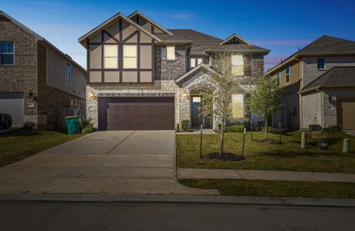 Montgomery House | Gorgeous Lake Conroe Home, Affordable Nightly Rent