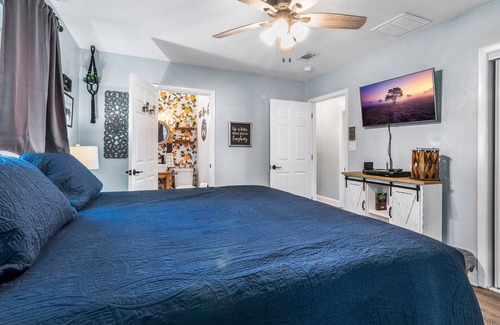 Hawthorne House | Gorgeous Lake Retreat! Fully Remodeled! Lochloosa on my Mind!