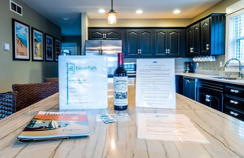 Harbert Cottage | Gorgeous Lake View Home with Private Pool and Hot Tub! Pool Open Late!