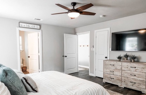 Pottsboro House | Gorgeous Lakeside Community on Lake Texoma with Lake Access and Boat Ramp
