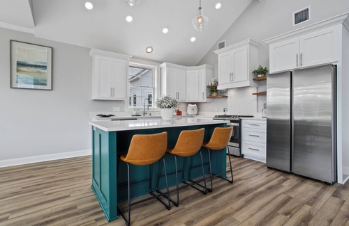 Henderson Point House | Gorgeous luxury modern home just steps to the beach!