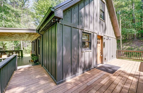 Ellijay Cabin | Gorgeous modern cabin with covered patio, firepit, full kitchen, & central AC
