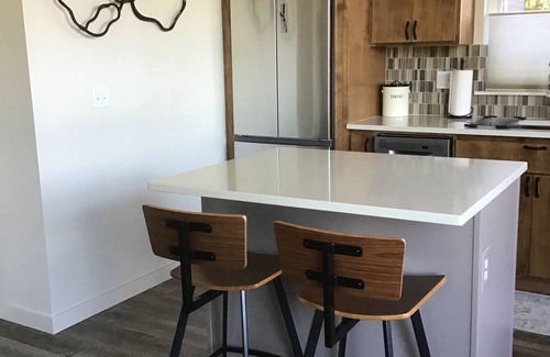 Mount Park House | Gorgeous Mountain Views - 10 min to downtown