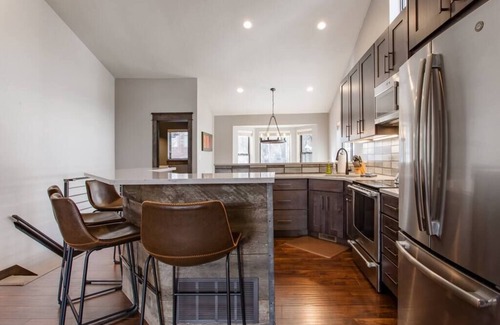 Warrior's Mark House | Gorgeous Mtn Mod Townhome: Walk to Peak 9 & Town! Private Hot Tub, All Kings!