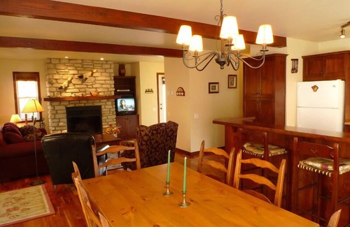 Mont-Tremblant Cottage | Gorgeous/Peaceful Cottage on the mountain with deers and birds.